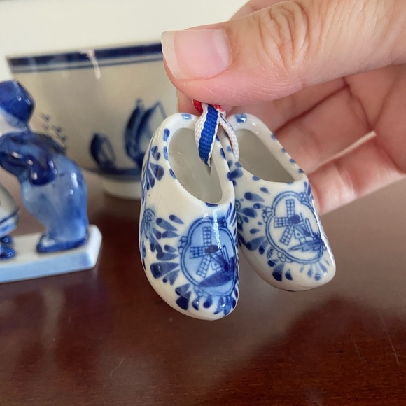 Holland Dutch Netherlands Delftware Kissing Boy & Girl, Wooden Shoes & Bowl - Picture 5 of 13